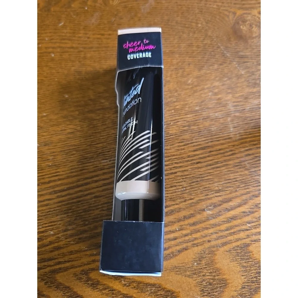 L.A. Girl Tinted Foundation‎ Porcelain GLM752